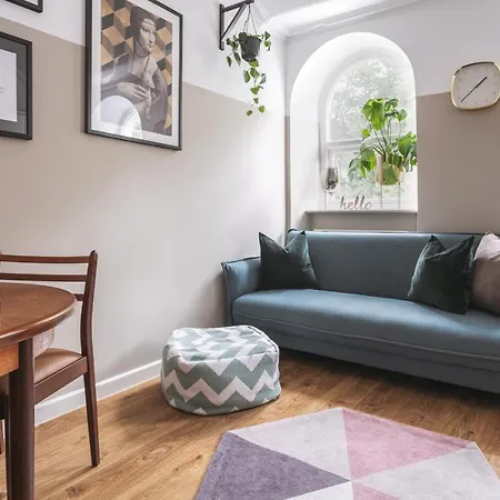 14 Church Street- Close To Train Station Windermere