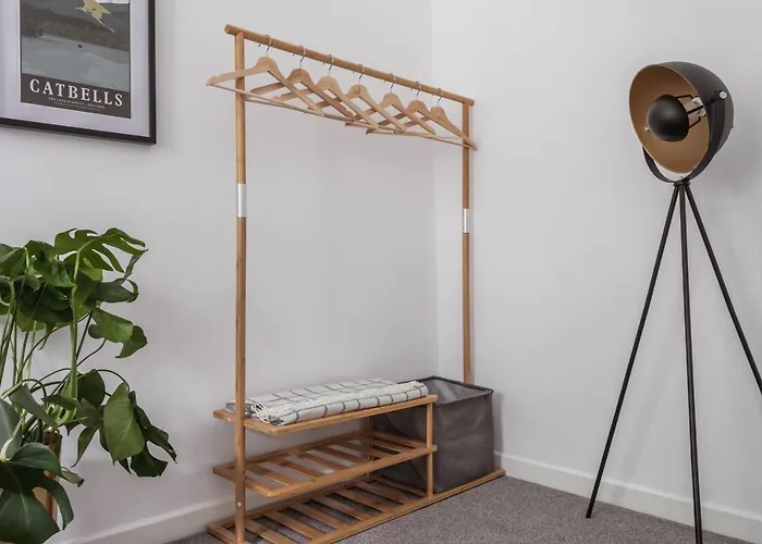 14 Church Street- Close To Train Station