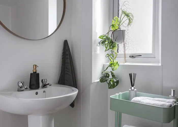 14 Church Street- Close To Train Station * Windermere