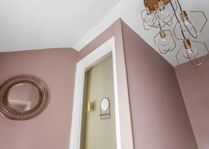 14 Church Street- Close To Train Station * Windermere