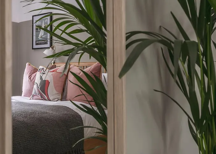 14 Church Street- Close To Train Station Windermere